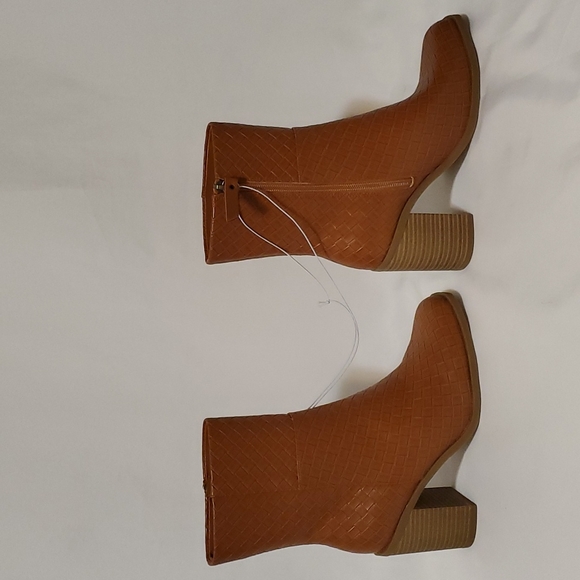 Universal Thread Woman's Arden Mid Shaft Boots - Picture 12 of 16